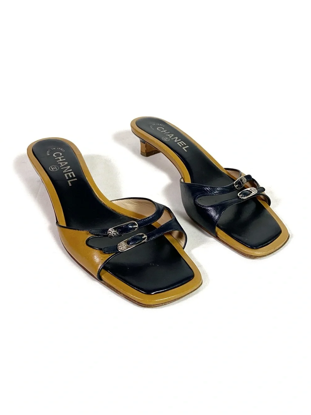 Chanel Vintage Y2K Black Tan Leather Camellia Mules Sandals Kitten Heels